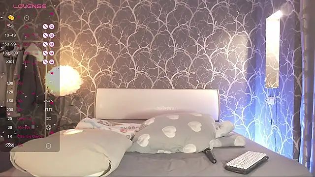 MiaMiaMeow online show from October 2025 01:22:01 PM