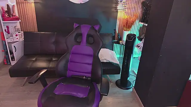 Snapshot of Scarlett_collins02 chatting on December 2024 07:10:01 AM Scarlett collins02 online show from December 2024 07:10:01 AM