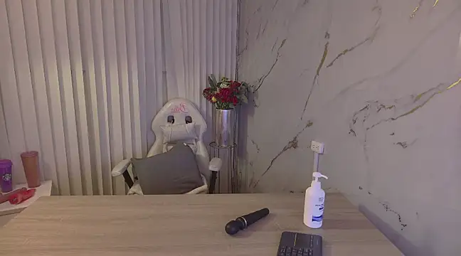 Snapshot of Scarlett_collins02 chatting on January 2025 04:26:01 AM Scarlett collins02 online show from January 2025 04:26:01 AM