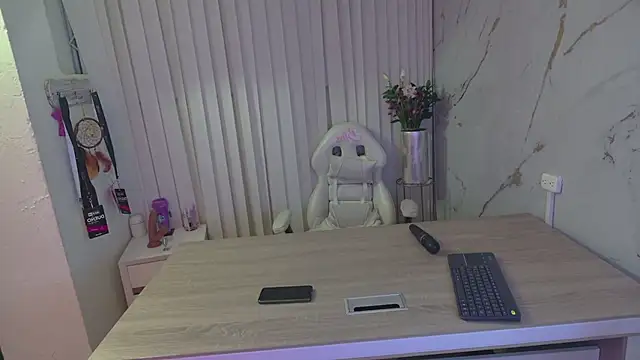 Snapshot of Scarlett_collins02 chatting on February 2025 07:05:01 AM Scarlett collins02 online show from February 2025 07:05:01 AM