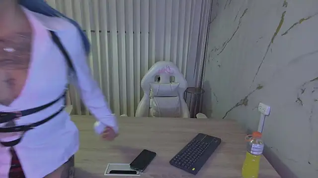 Snapshot of Scarlett_collins02 chatting on March 2025 01:28:01 AM Scarlett collins02 online show from March 2025 01:28:01 AM