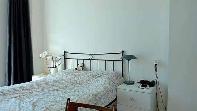 julias tapes online show from March 2025 05:51:01 AM