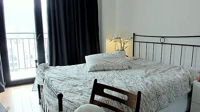 julias tapes online show from March 2025 07:30:02 AM