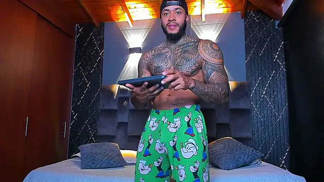 muscle man16 online show from December 2024 08:50:01 PM