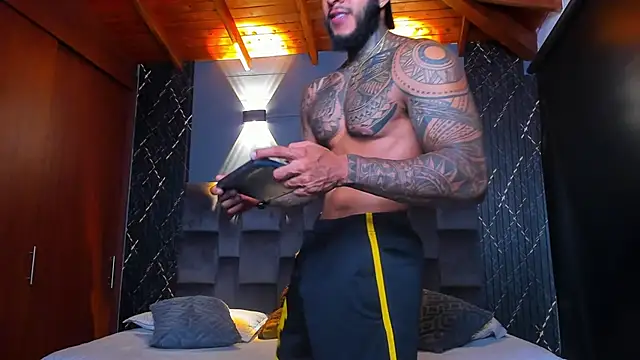 muscle man16 online show from January 2025 12:17:01 AM