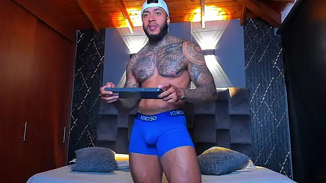 muscle man16 online show from January 2025 05:01:01 PM