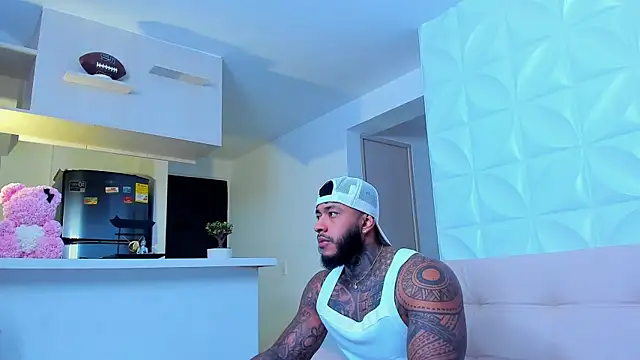 muscle man16 online show from February 2025 08:33:02 PM