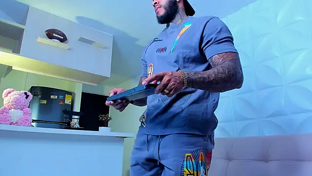 muscle man16 online show from March 2025 12:05:01 AM