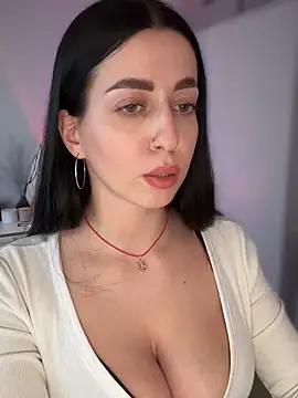 Snapshot of Emylia chatting on January 2025 05:30:01 PM Emylia online show from January 2025 05:30:01 PM