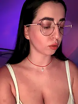 Snapshot of Emylia chatting on October 2025 03:00:01 PM Emylia online show from October 2025 03:00:01 PM