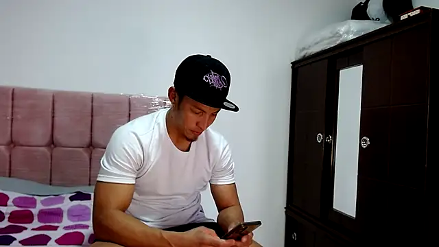 Snapshot of marcehot32 chatting on December 2024 09:16:01 PM marcehot32 online show from December 2024 09:16:01 PM