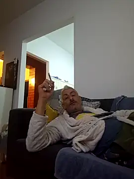 cuci45 online show from October 2025 06:30:02 PM