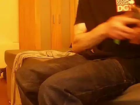 Snapshot of uk-bobbie-uk chatting on December 2024 07:32:01 PM uk-bobbie-uk online show from December 2024 07:32:01 PM