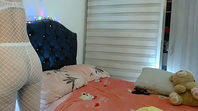 Snapshot of gooddes303salome chatting on November 2025 04:18:02 AM gooddes303salome online show from November 2025 04:18:02 AM