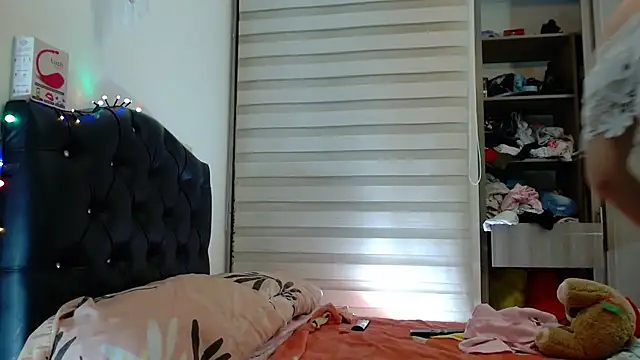 Snapshot of gooddes303salome chatting on November 2025 07:25:02 AM gooddes303salome online show from November 2025 07:25:02 AM