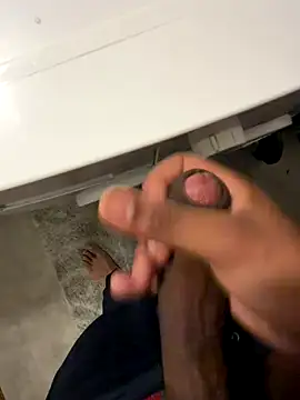 Snapshot of dickmetiss chatting on November 2025 06:14:01 AM dickmetiss online show from November 2025 06:14:01 AM