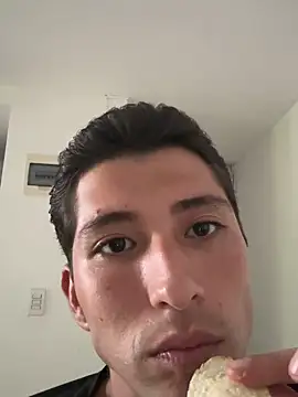 Snapshot of ijuancamiilo chatting on November 2025 07:34:01 PM ijuancamiilo online show from November 2025 07:34:01 PM