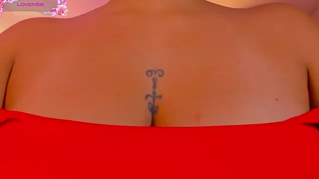 Snapshot of MariamRivera_ chatting on October 2025 02:31:02 AM MariamRivera online show from October 2025 02:31:02 AM