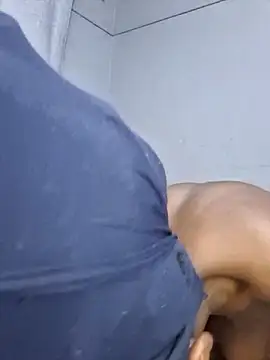 Snapshot of Shaniko89 chatting on February 2025 06:04:01 PM Shaniko89 online show from February 2025 06:04:01 PM