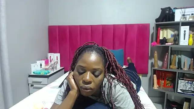 Snapshot of Shaniko89 chatting on November 2025 06:43:01 PM Shaniko89 online show from November 2025 06:43:01 PM