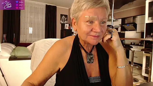 roxana brooks online show from December 2024 03:00:02 PM