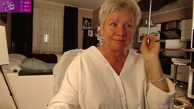 roxana brooks online show from December 2024 04:31:01 PM