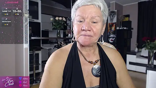 roxana brooks online show from October 2025 06:04:01 PM