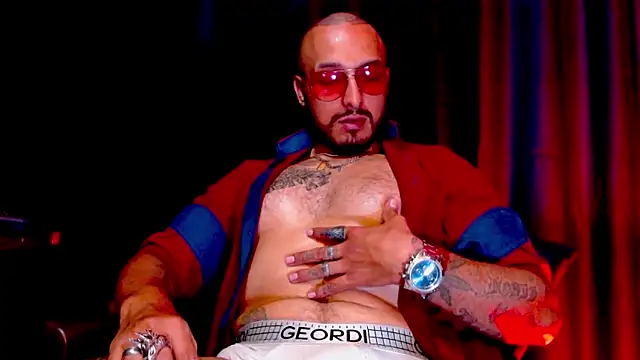 Snapshot of KenllyH chatting on February 2025 11:37:02 PM KenllyH online show from February 2025 11:37:02 PM