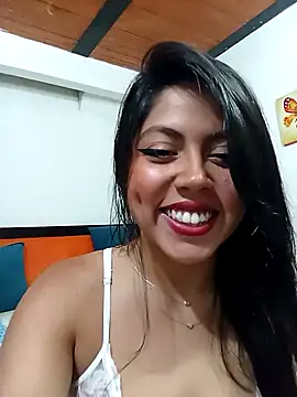 Snapshot of leah_passion chatting on October 2025 08:51:02 PM leah passion online show from October 2025 08:51:02 PM