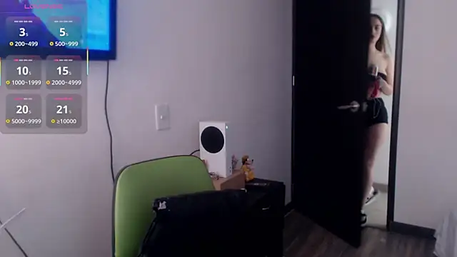 Sophi-tayson online show from September 2025 05:27:02 PM