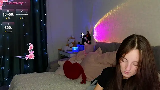 Silver rains online show from September 2025 08:58:02 PM