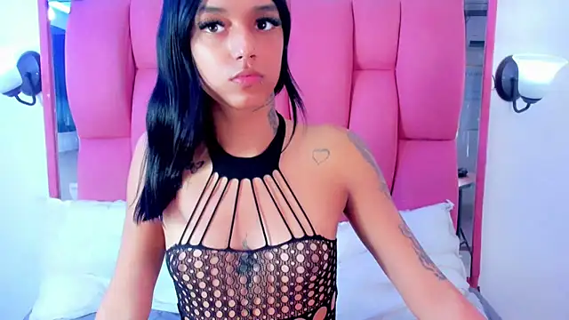 XXVIOLETTAXX online show from December 2024 05:00:01 PM