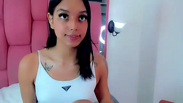 XXVIOLETTAXX online show from December 2024 02:02:01 PM