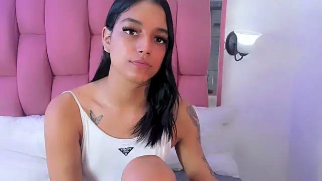 XXVIOLETTAXX online show from December 2024 05:08:01 PM