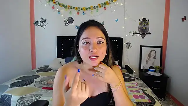 naughty girl 4u online show from December 2024 08:55:01 PM