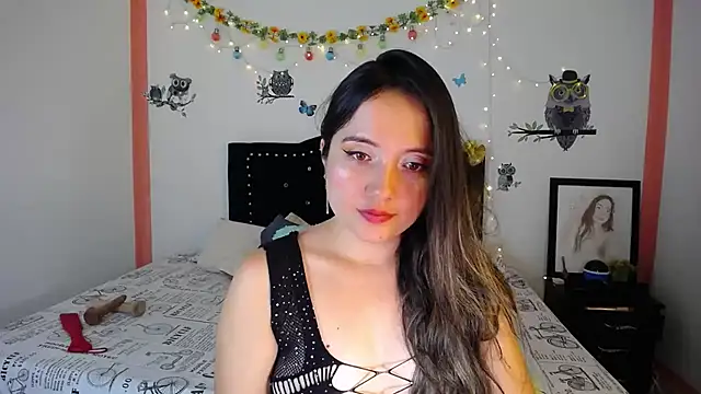 naughty girl 4u online show from December 2024 06:45:02 PM