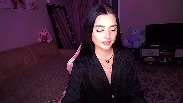   Malika   online show from September 2025 01:37:01 PM