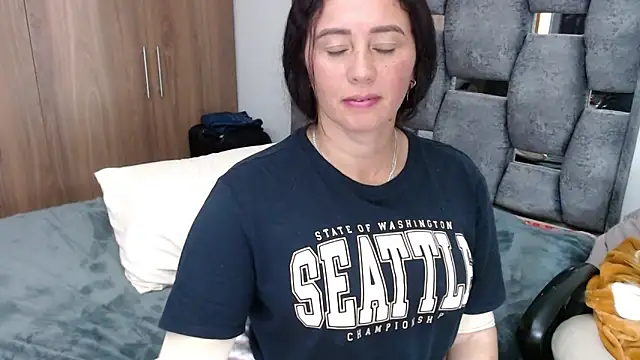sara hott 1 online show from December 2024 11:18:01 PM