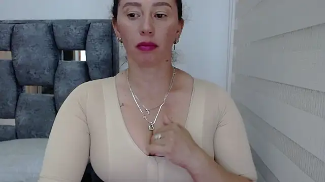 sara hott 1 online show from December 2024 07:52:02 PM