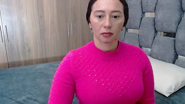sara hott 1 online show from December 2024 03:59:01 PM