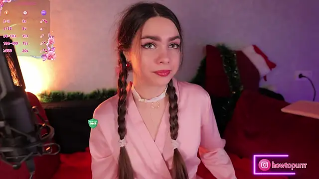 Snapshot of How2Meow chatting on January 2025 05:18:01 PM How2Meow online show from January 2025 05:18:01 PM