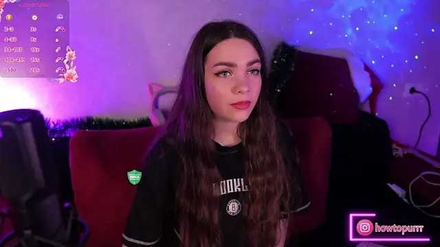 Snapshot of How2Meow chatting on January 2025 04:51:02 PM How2Meow online show from January 2025 04:51:02 PM