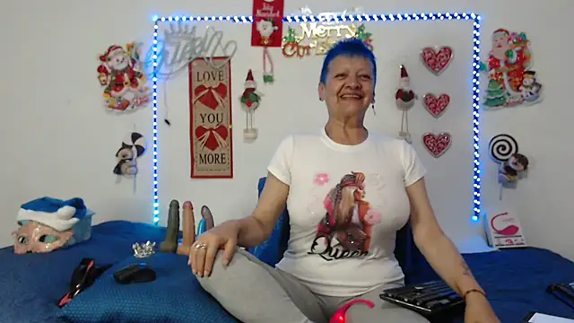 Snapshot of loquitaqueen011 chatting on December 2024 07:49:02 PM loquitaqueen011 online show from December 2024 07:49:02 PM