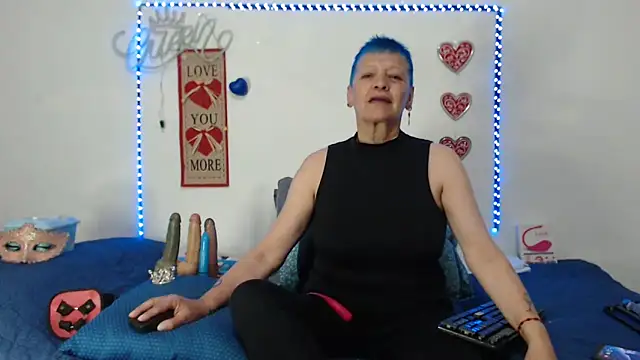 Snapshot of loquitaqueen011 chatting on March 2025 10:21:01 PM loquitaqueen011 online show from March 2025 10:21:01 PM