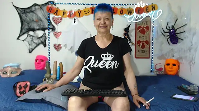 Snapshot of loquitaqueen011 chatting on October 2025 03:29:02 PM loquitaqueen011 online show from October 2025 03:29:02 PM
