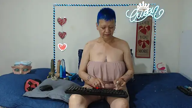 Snapshot of loquitaqueen011 chatting on November 2025 04:20:02 PM loquitaqueen011 online show from November 2025 04:20:02 PM