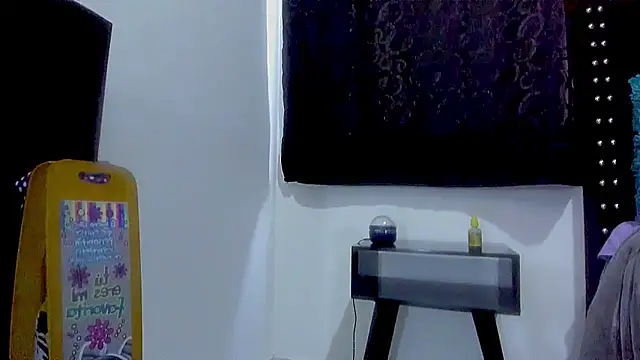 amareto queen online show from September 2025 09:40:02 PM