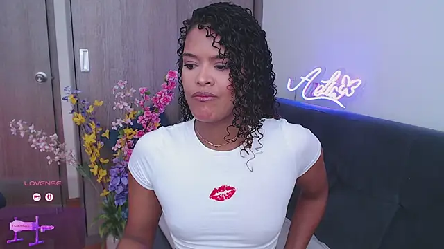 Snapshot of Amelia_bss chatting on November 2025 01:32:01 PM Amelia bss online show from November 2025 01:32:01 PM