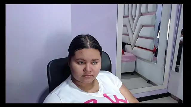 Snapshot of ValenTitis chatting on November 2025 08:19:02 PM ValenTitis online show from November 2025 08:19:02 PM