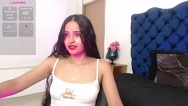 Snapshot of Lili666_ chatting on October 2025 03:07:02 AM Lili666 online show from October 2025 03:07:02 AM